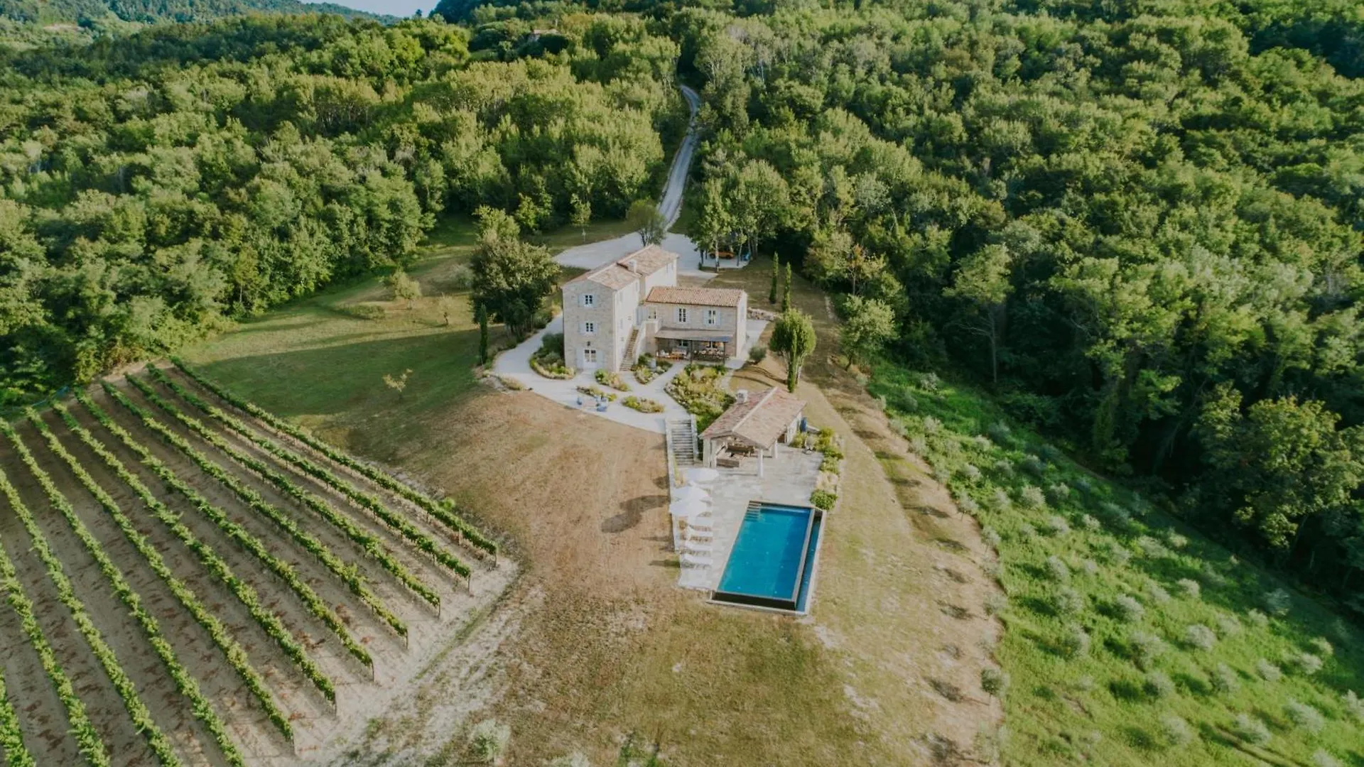 Luxury Estate With 6 Hectares Land Near Hilltop Town Motovun Kaldir クロアチア